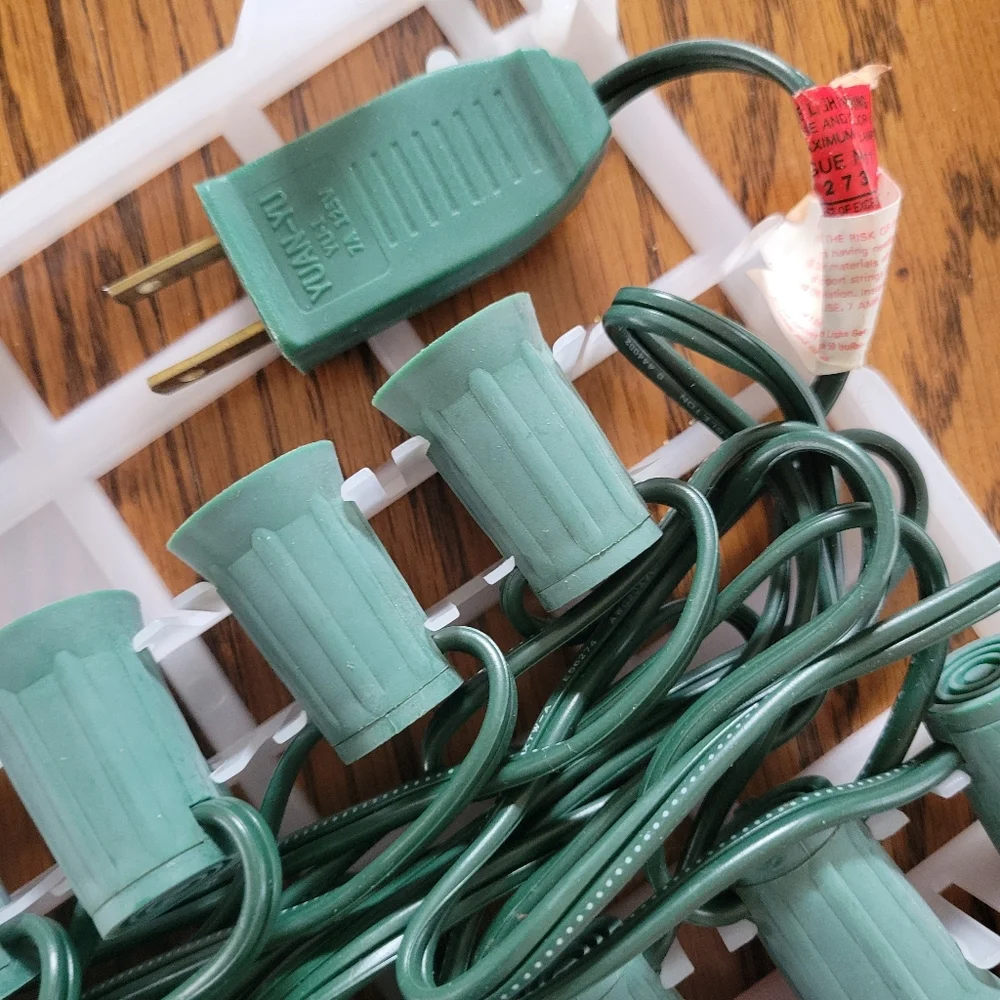 Vintage Outdoor Multi Big Bulb Lights - Great Retro Look ~ NOS in Original Box